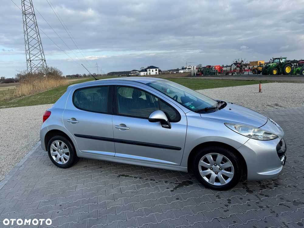 Peugeot 207 1.4 16V Presence - 2