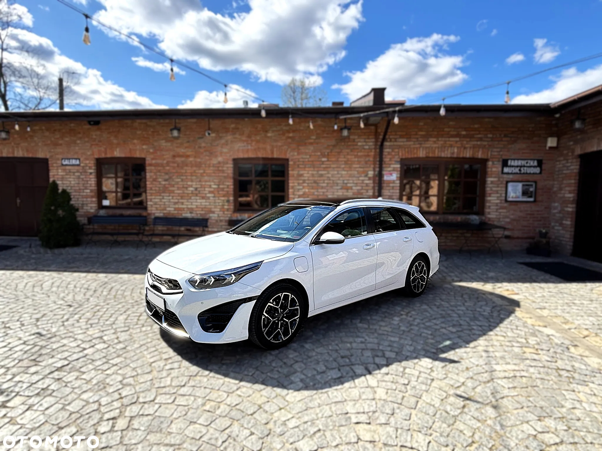 Kia Ceed SW 1.6 GDI DCT OPF Plug-in-Hybrid Platinum Edition - 3