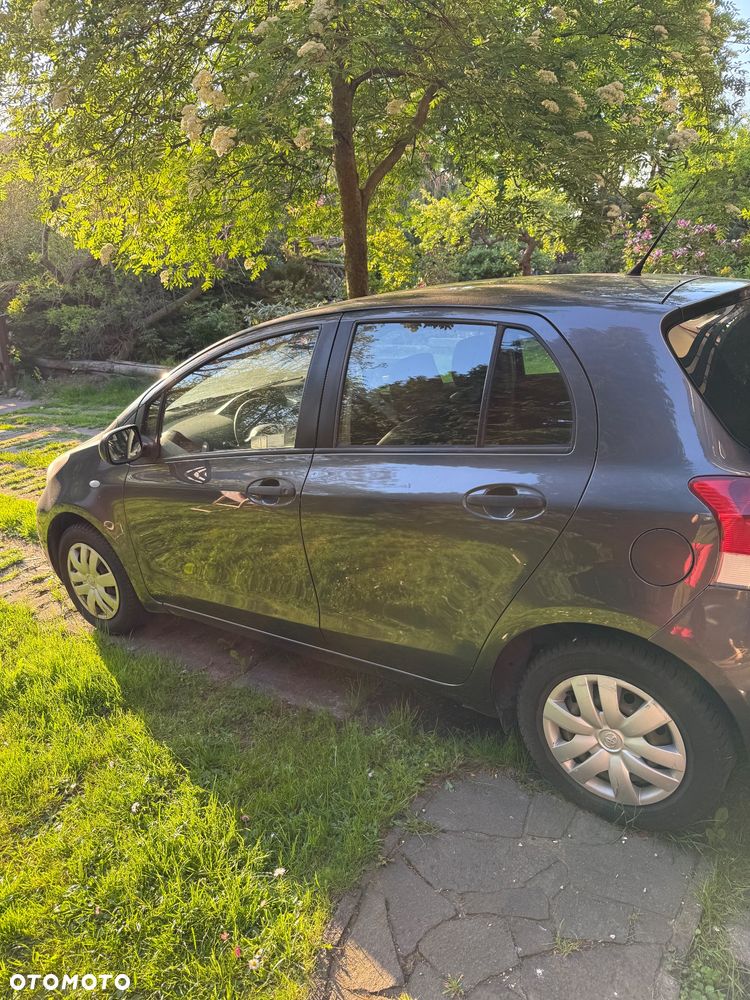 Toyota Yaris 1.0 Luna - 2