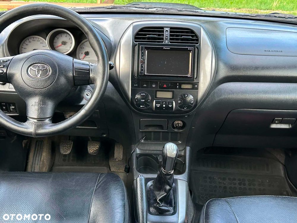 Toyota RAV4 - 5