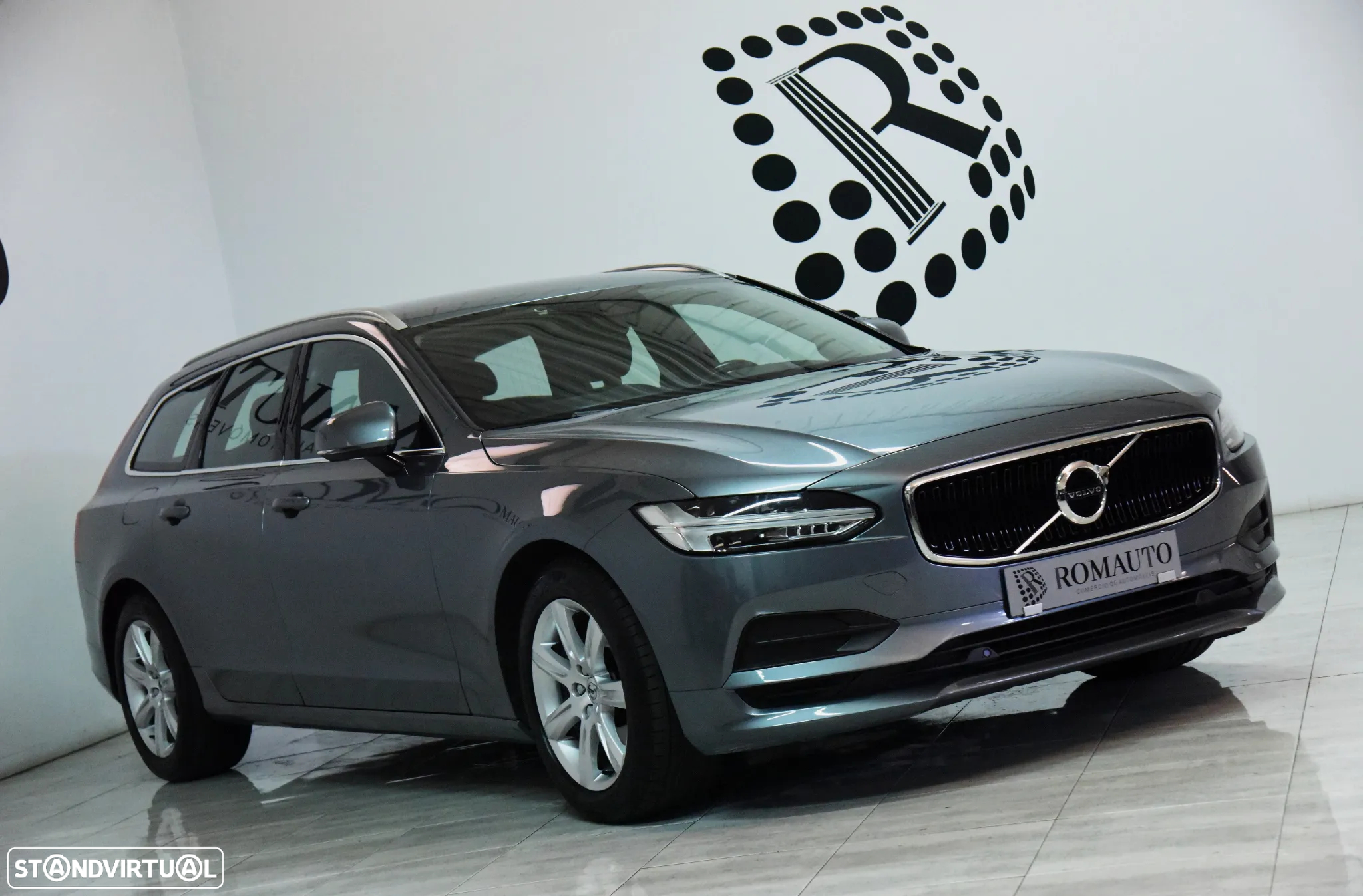 Volvo V90 2.0 D4 Momentum Geartronic - 4