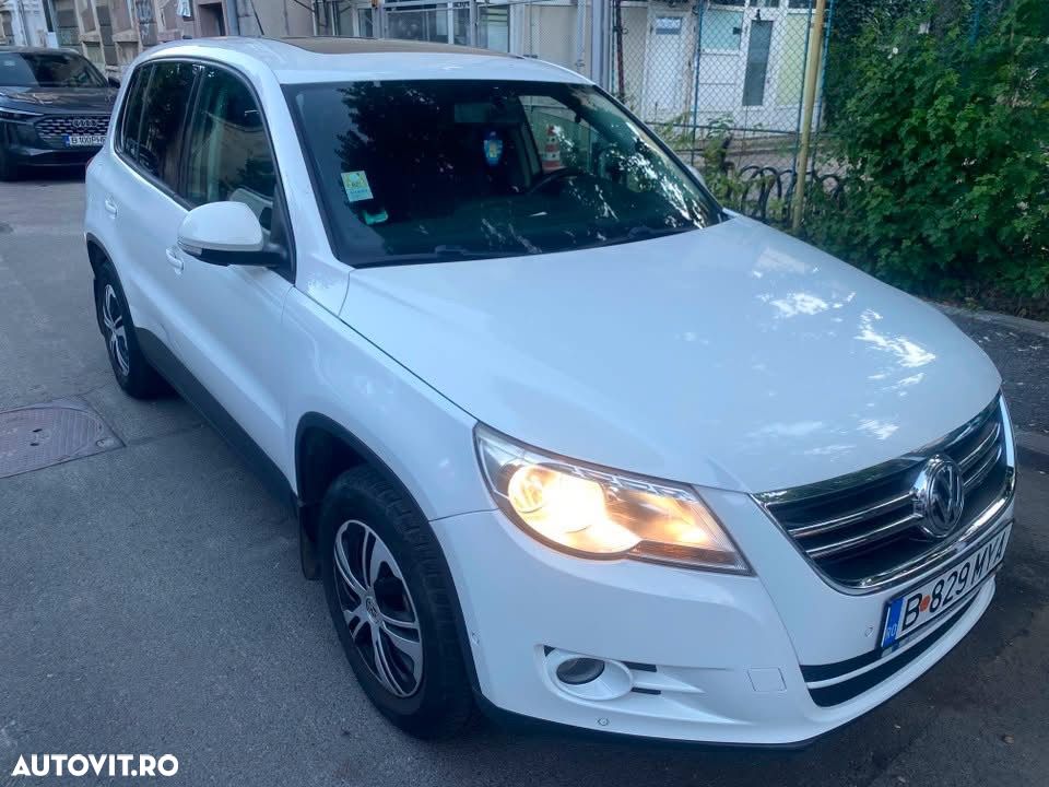 Volkswagen Tiguan - 1