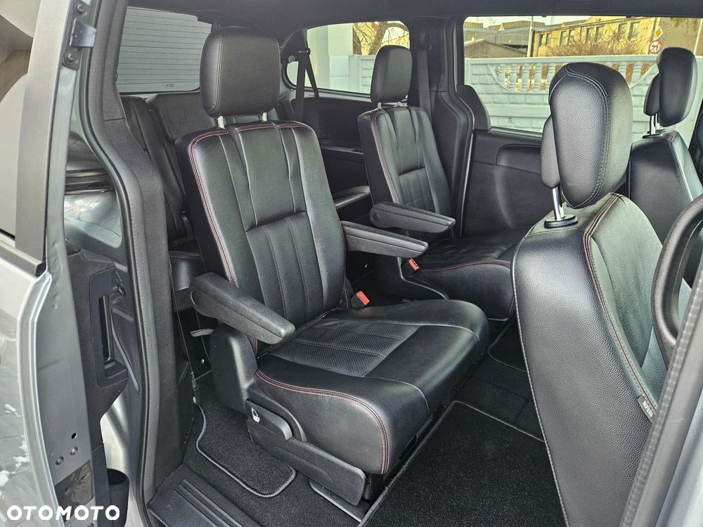 Dodge Grand Caravan 3.6 R/T - 12