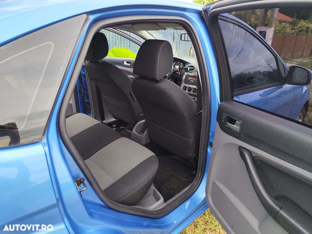 Ford Focus - 9