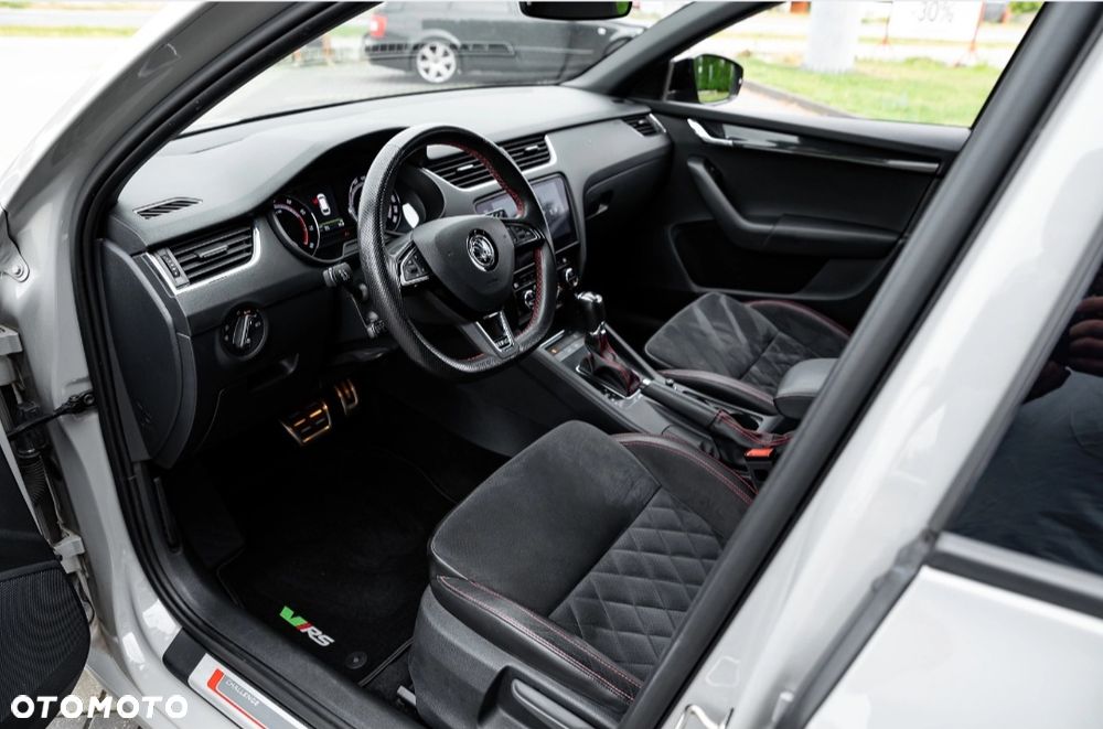 Skoda Octavia 2.0 TSI DSG RS 230 - 9