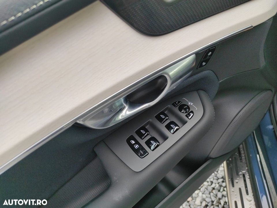 VOLVO XC90 2025 — imagine 12