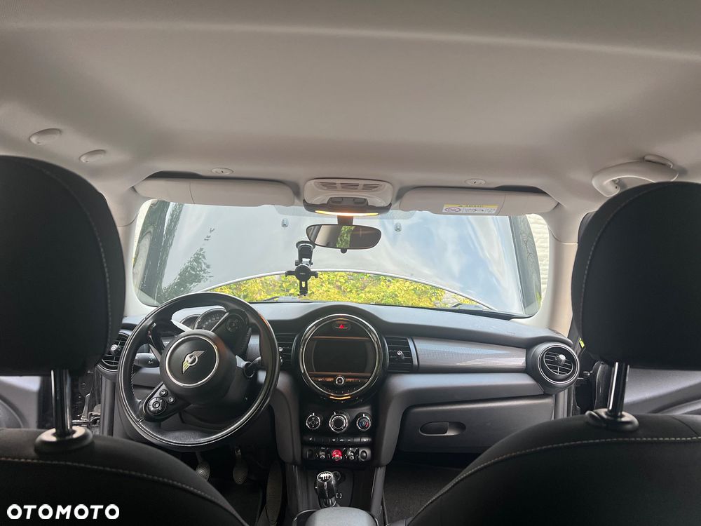 MINI Cooper Standard - 8