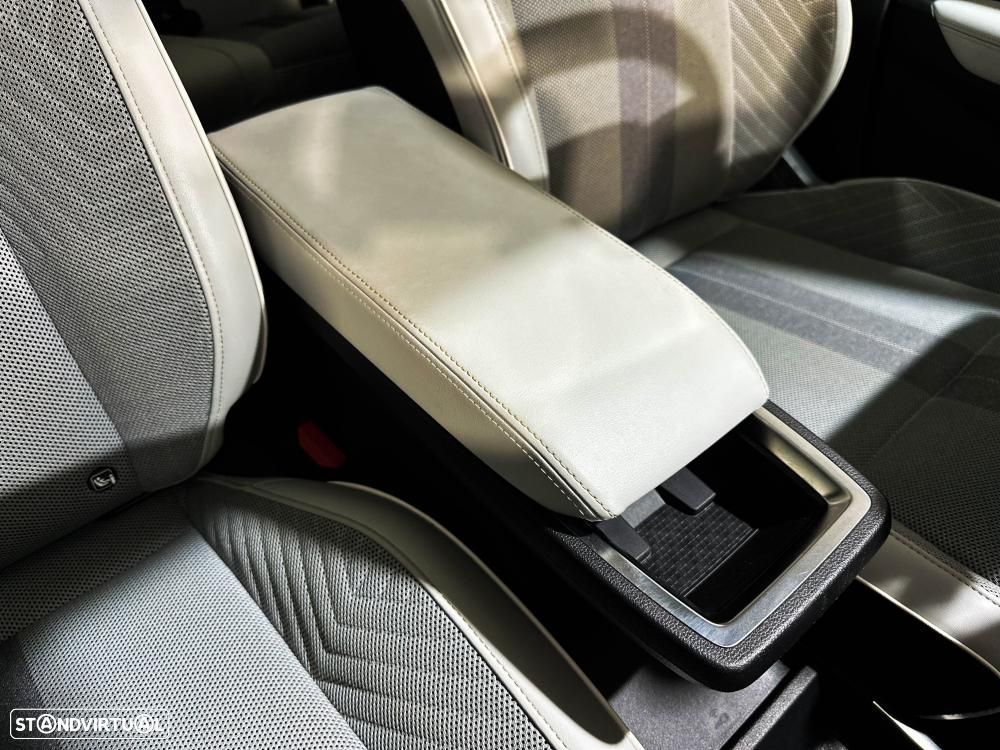 Renault Scénic 220 Long Range Techno — fotografia 35