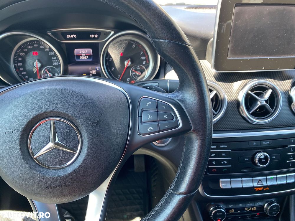 Mercedes-Benz GLA - 7