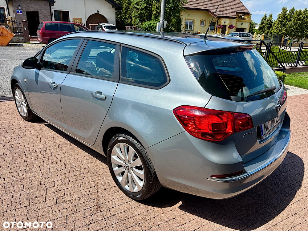 Opel Astra IV 1.4 T Cosmo - 4