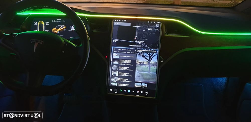 Tesla Model X - 39