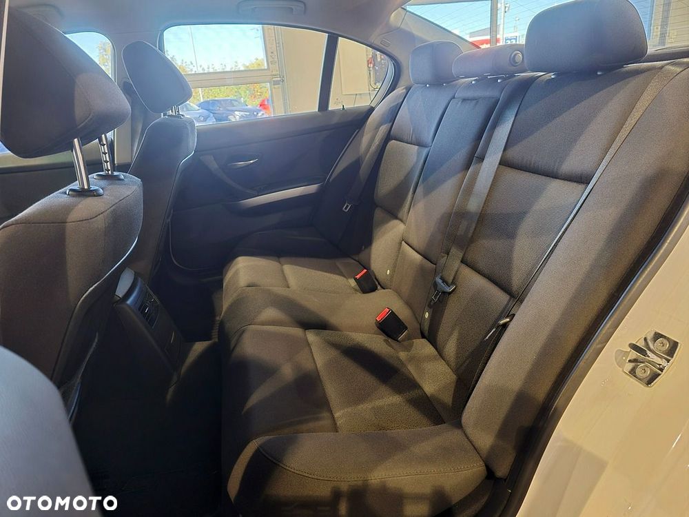 BMW Seria 3 - 16