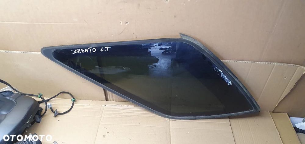 Szyba lewy tył tylna lewa Kia Sorento I AS3 - 2