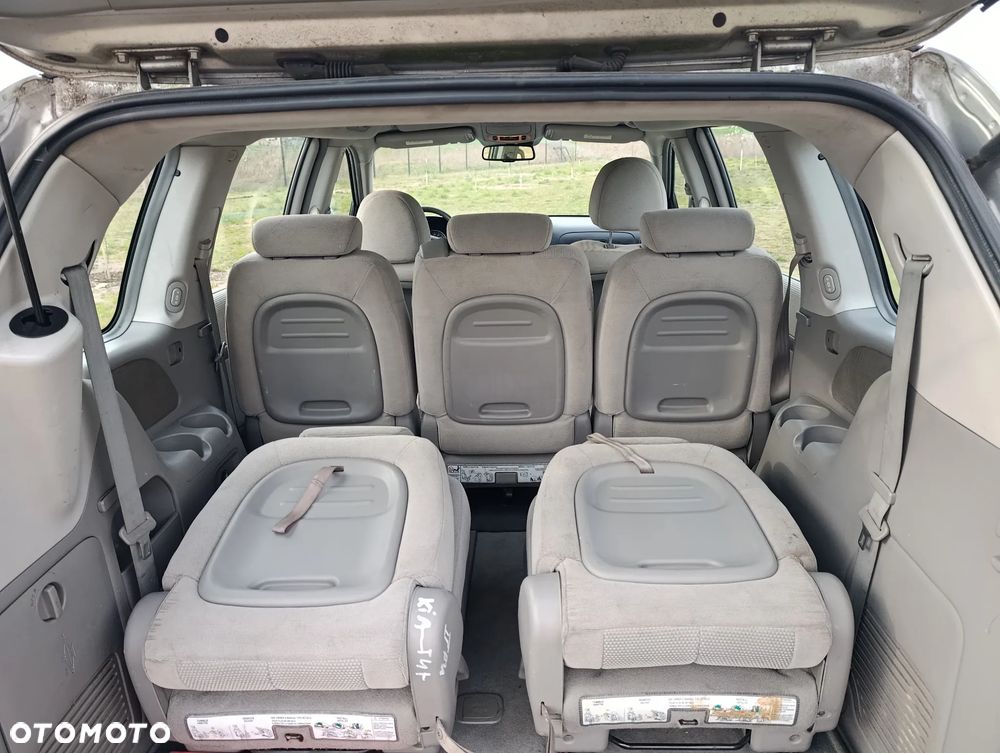 Kia Carnival - 5