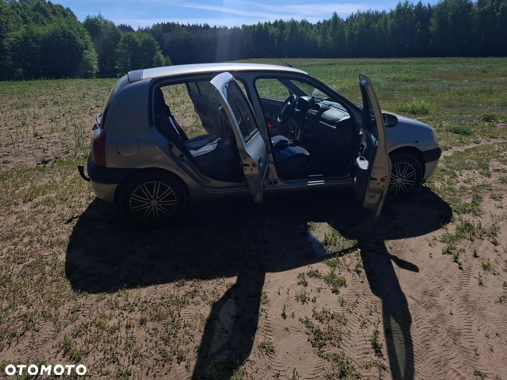 Renault Clio 1.4i RT - 5