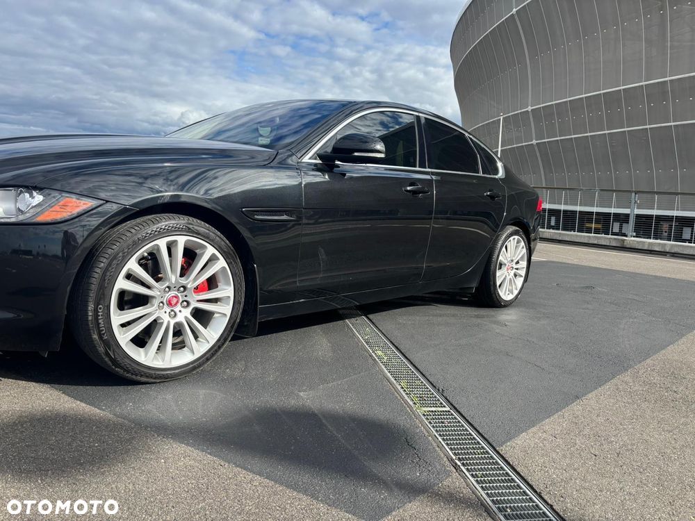 Jaguar XF 2.0 i4D AWD Prestige - 35