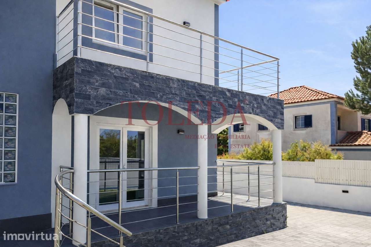 Moradia Isolada T5 com lote de 850m2 - Grande imagem: 2/29