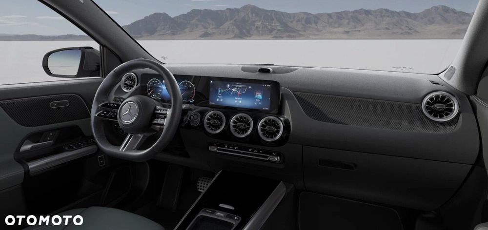Mercedes-Benz GLA - 9