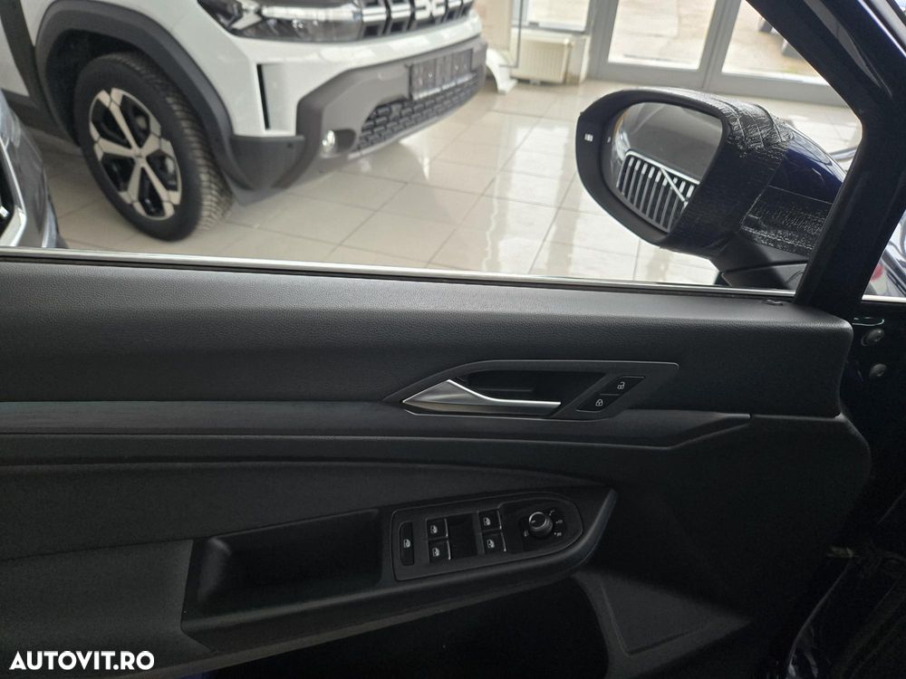 Volkswagen Golf 1.5 eTSI ACT DSG MHEV Style - 17