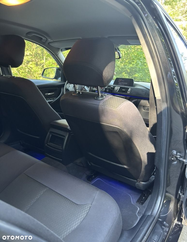 BMW Seria 3 318d - 8