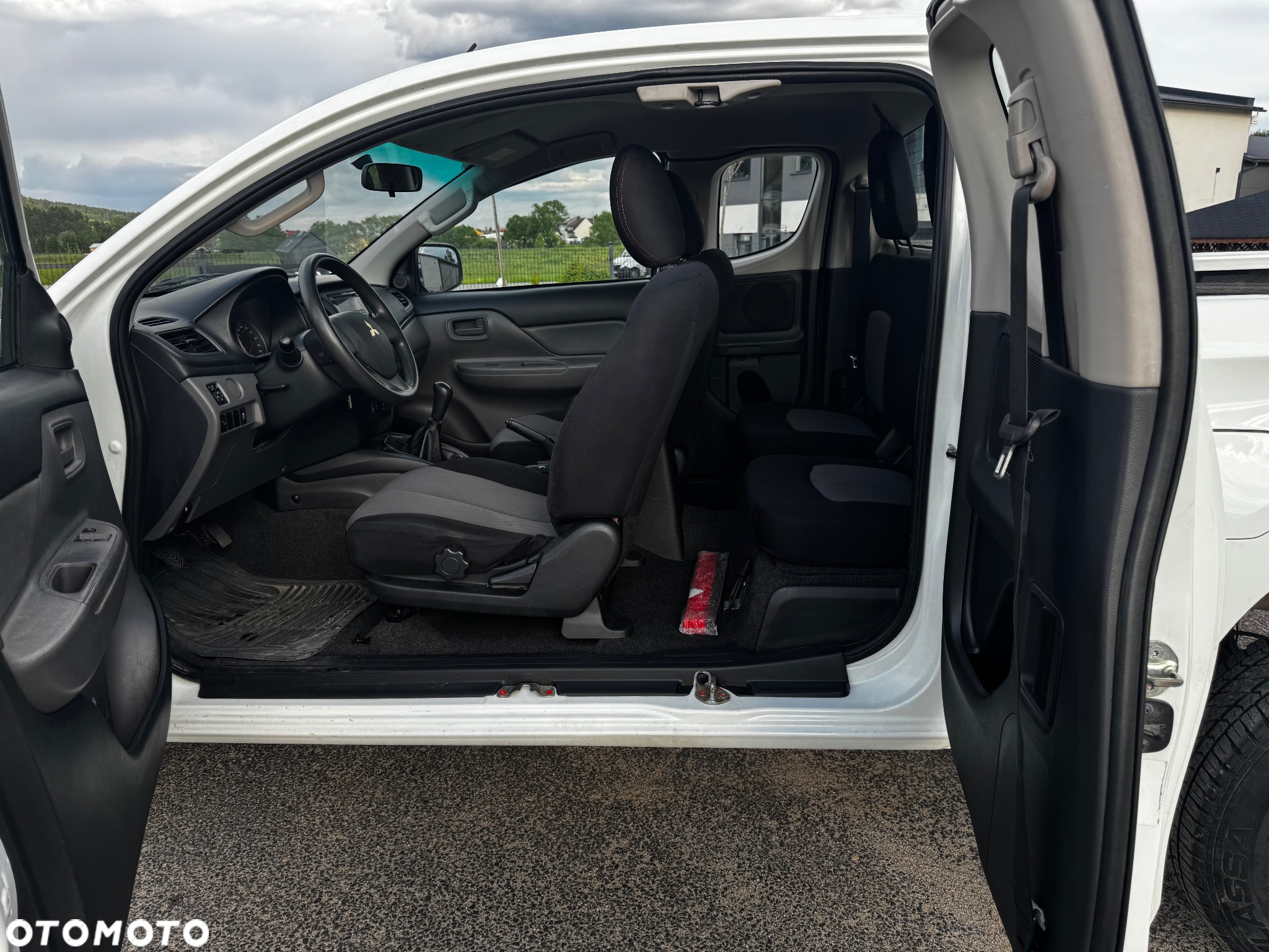 Mitsubishi L200 2.4 d CC Invite - 12