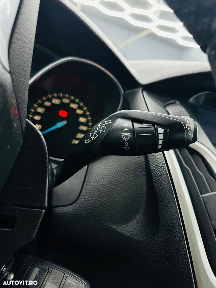 Ford Focus 1.6 TDCI DPF Trend - 27