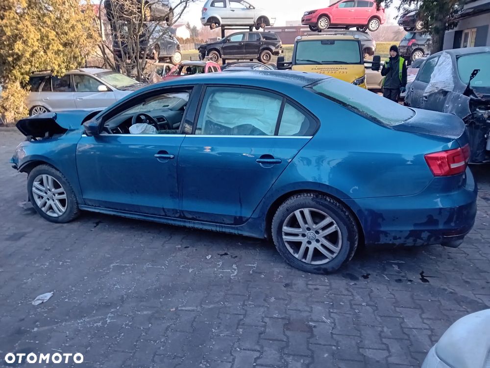 *VOLKSWAGEN JETTA* Samochód na części - 3
