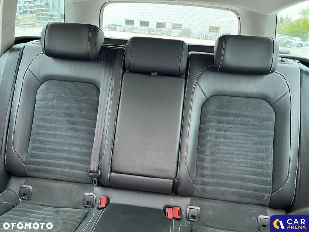 Volkswagen Passat - 15