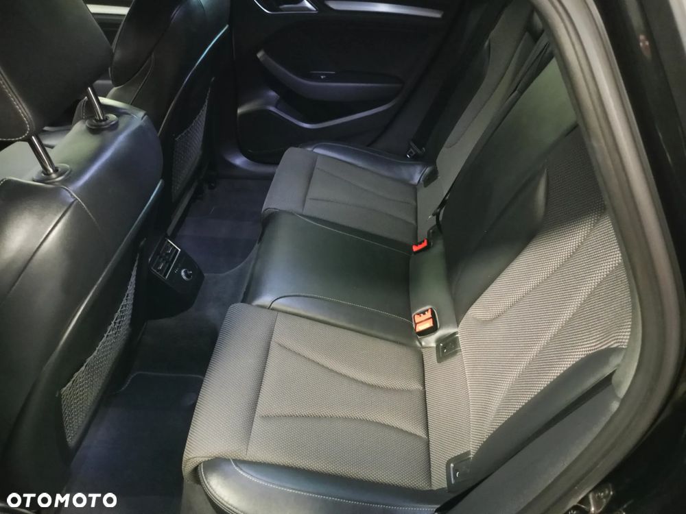 Audi A3 Sportback 35 TFSI S line - 15