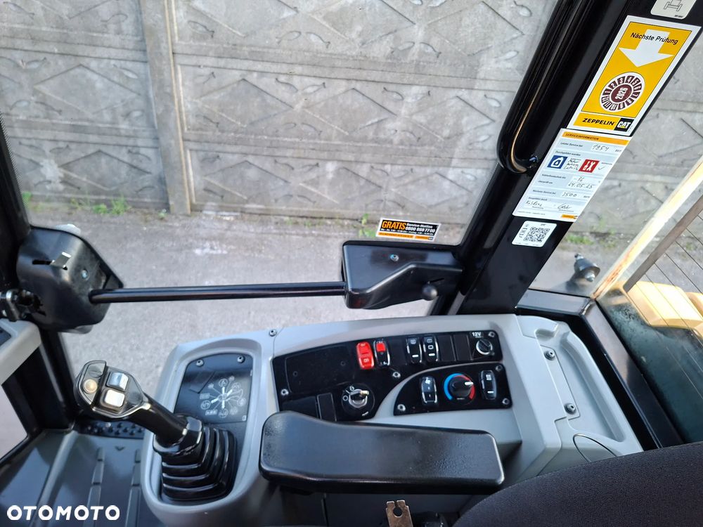Caterpillar CAT 906 M - 30