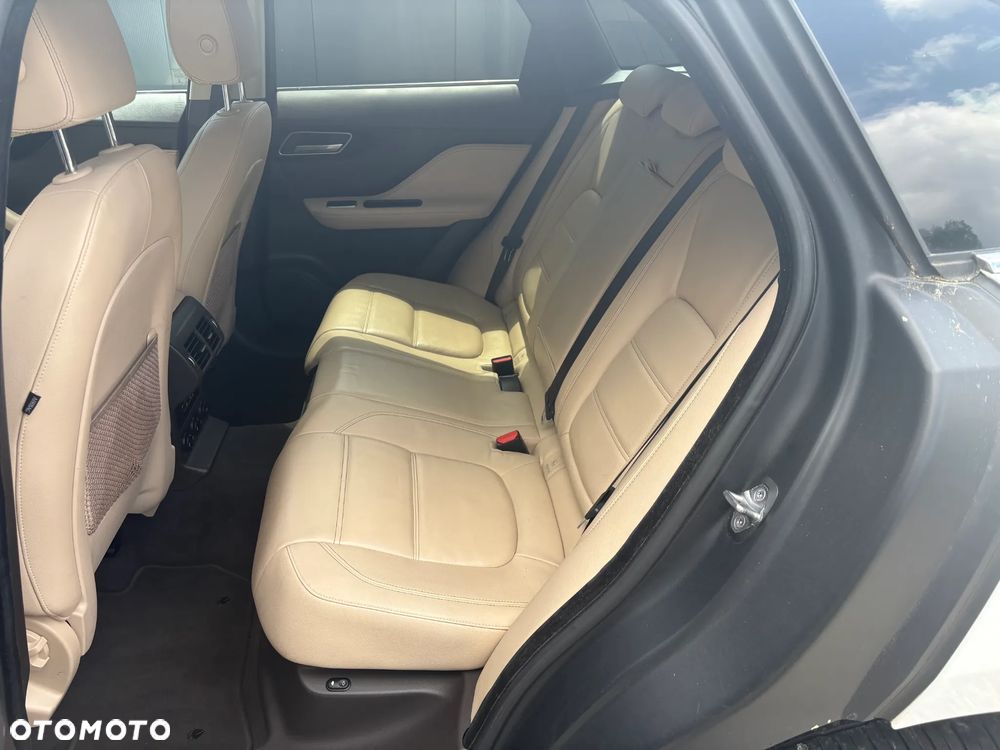 Jaguar F-Pace 2.0 i4D AWD R-Sport - 9