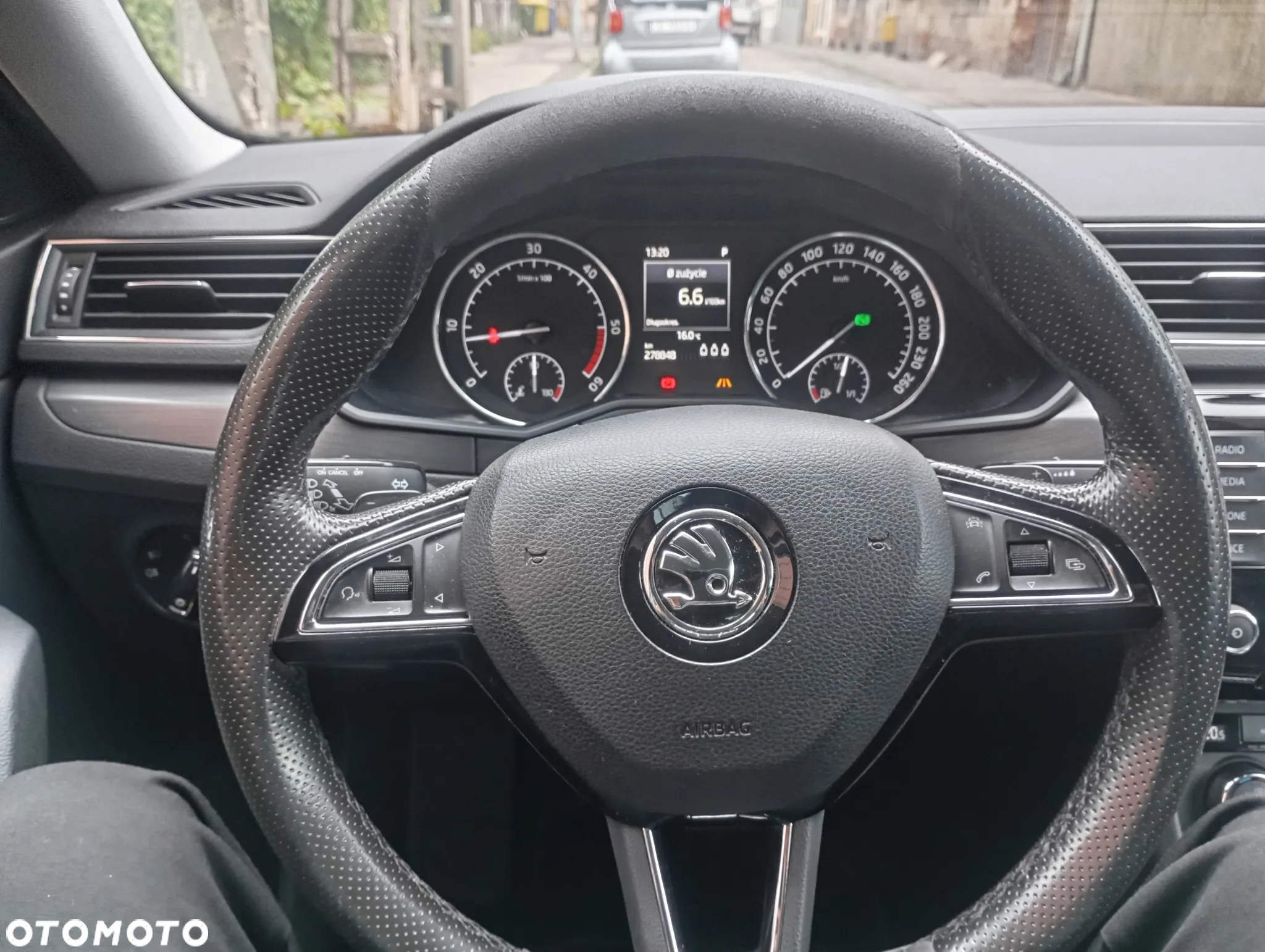 Skoda Superb 2.0 TDI Style DSG - 4