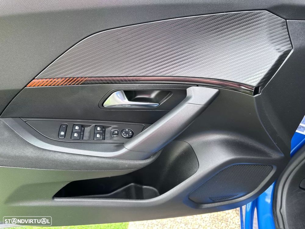 Peugeot 2008 1.2 PureTech Allure Pack - 26