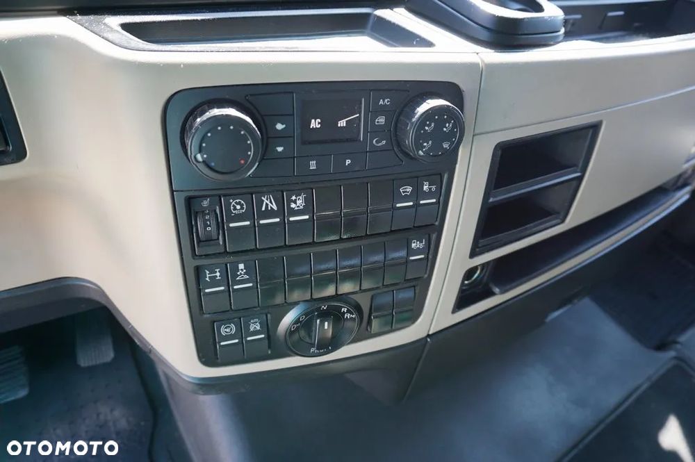 MAN TGX 18.460 LOW-DECK * 827 000 KM * 2018 - 9