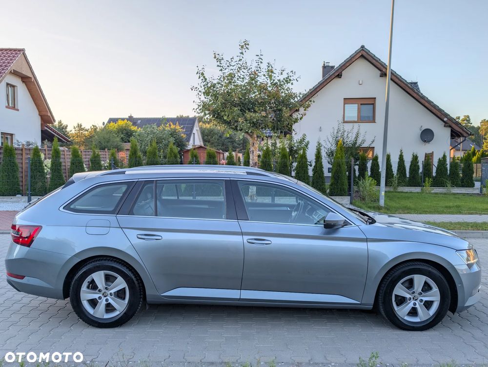 Skoda Superb 2.0 TDI DSG Style - 34