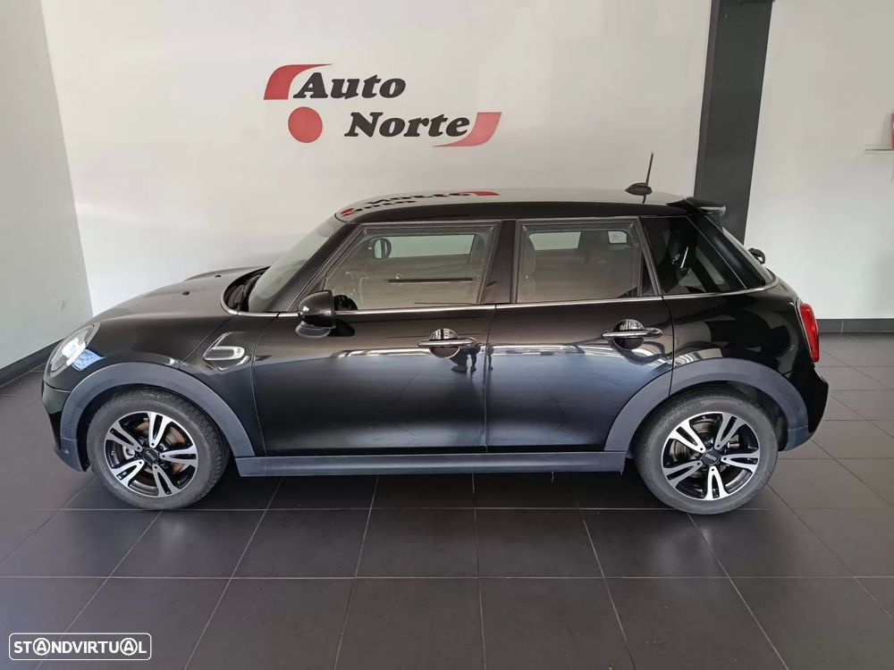 MINI 5 Portas Cooper D - 11