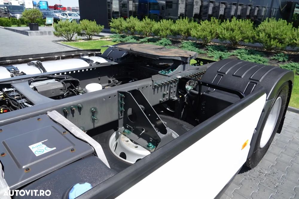 Volvo FH 500 / CABĂ JOSĂ / DUPĂ CONTRACTUL DE SERVICE GOLDEN / PNEURI 100% - 11
