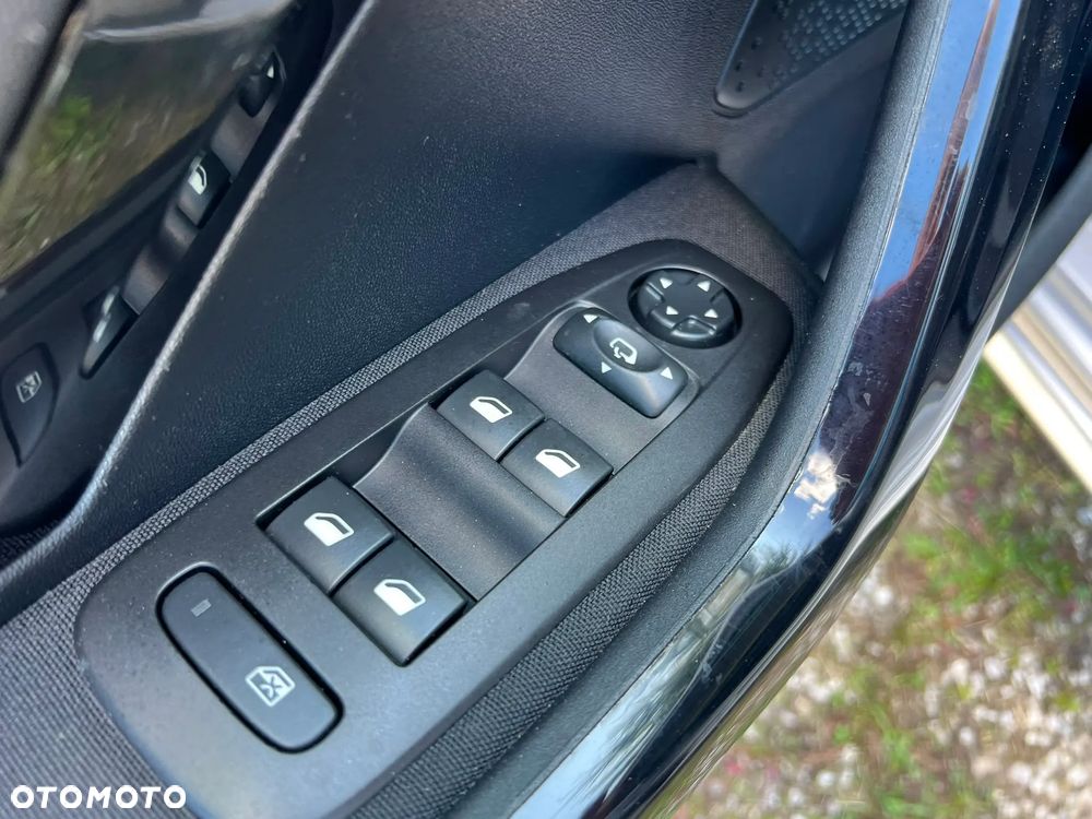 Peugeot 208 BlueHDi 100 Active Pack - 21