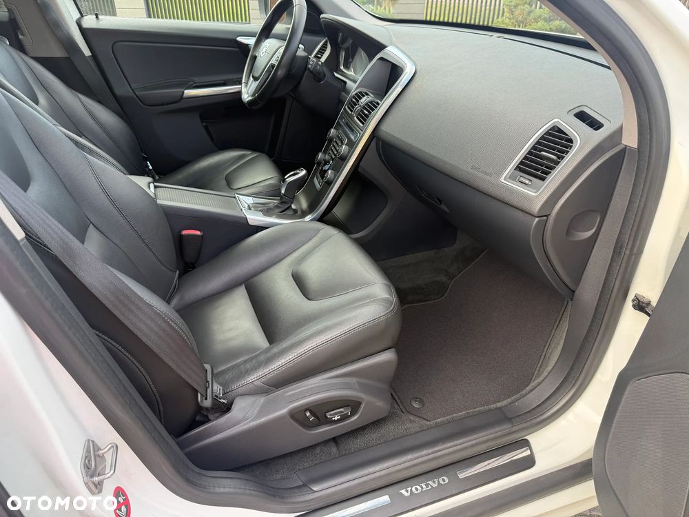 Volvo XC 60 D4 Geartronic Summum - 34