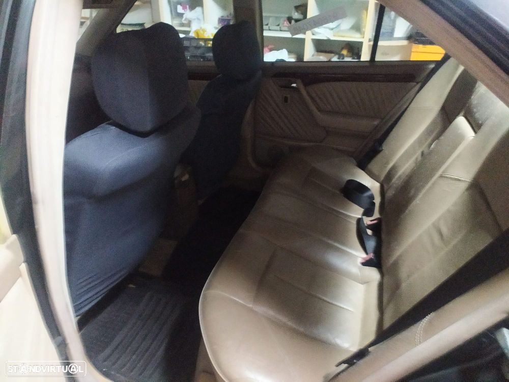 Mercedes-Benz C 220 D Elegance - 10