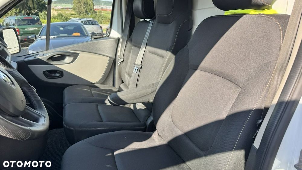 Renault Trafic - 21
