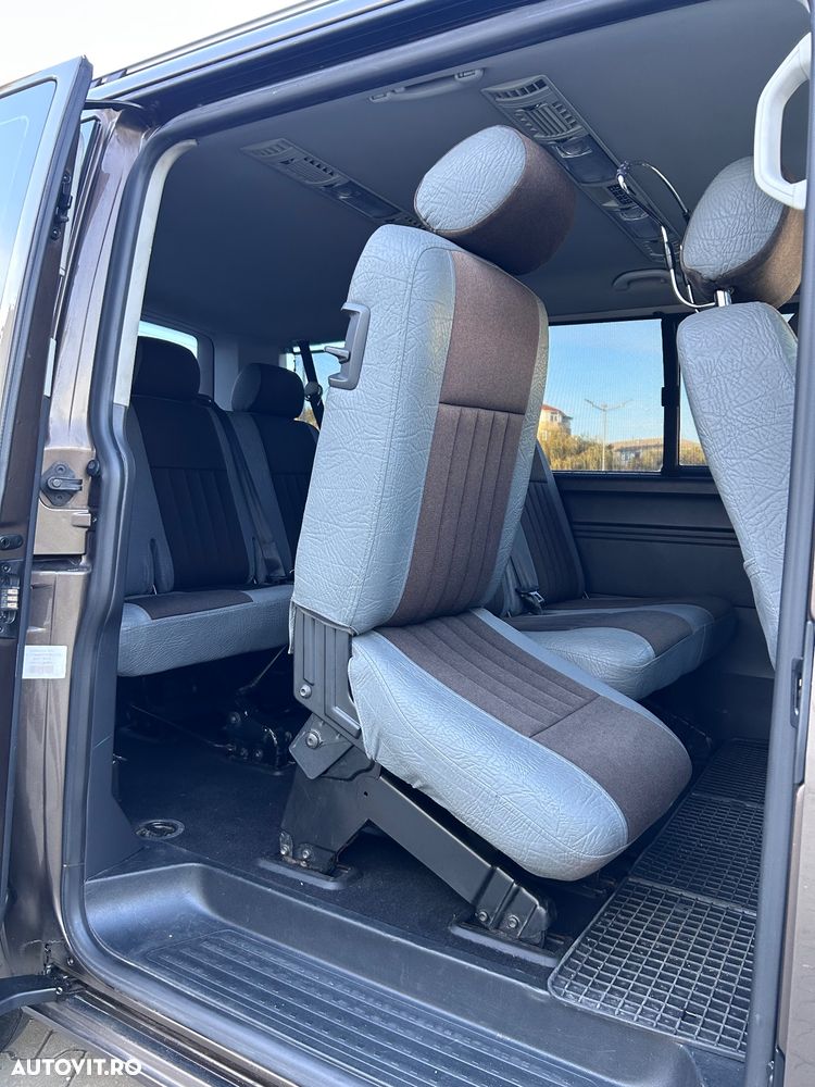 Volkswagen Caravelle - 6