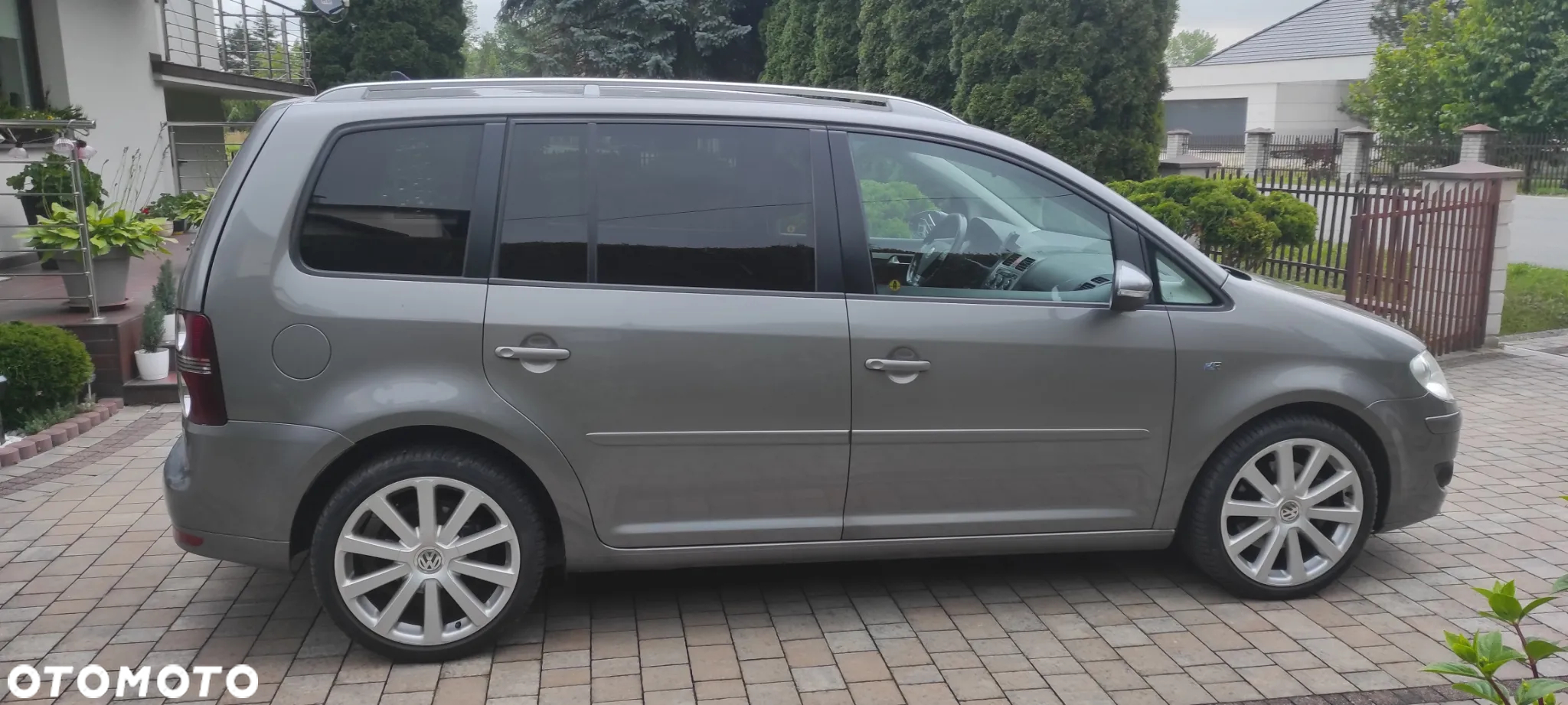 Volkswagen Touran 2.0 TDI DPF R-Line Edition - 11