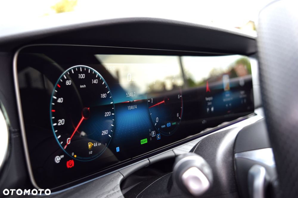 Mercedes-Benz Klasa E 220 d 4-Matic AMG/Avantgarde - 19