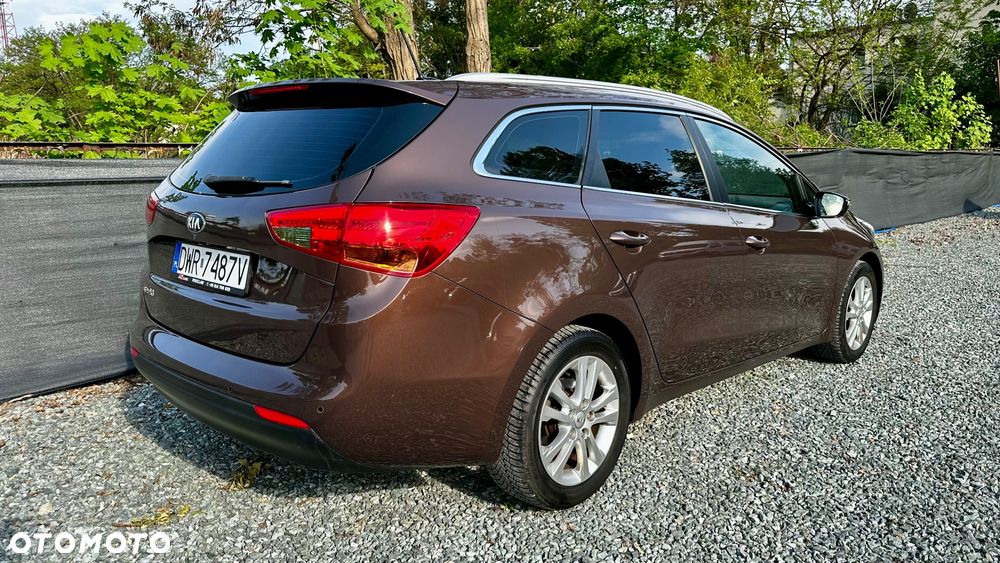 Kia Ceed 1.6 GDI ISG Platinum Edition - 11