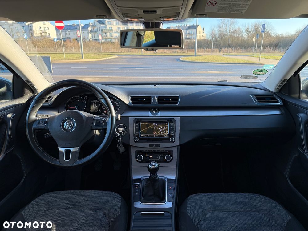 Volkswagen Passat 2.0 TDI BlueMotion Technology Comfortline - 18