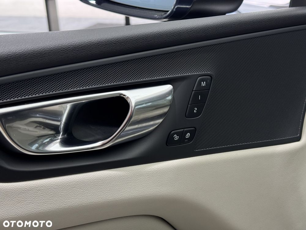 Volvo XC 60 - 23