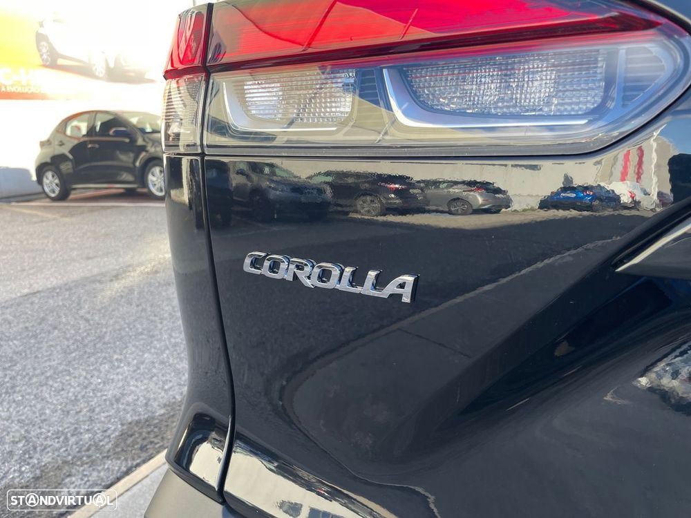Toyota Corolla Cross 2.0 Hybrid Exclusive - 28