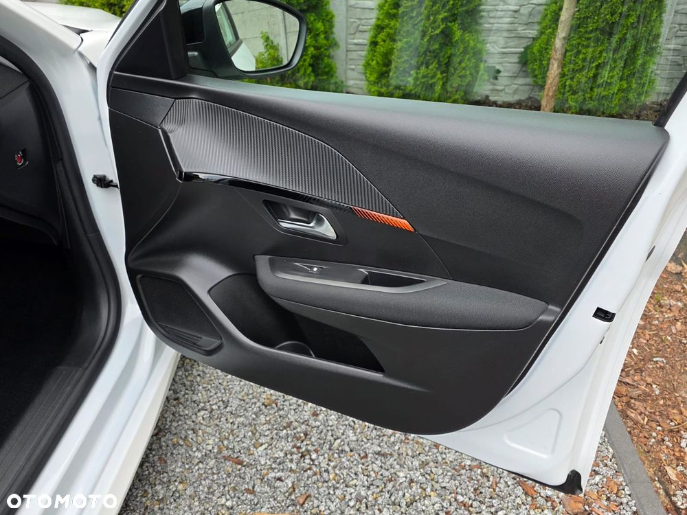Peugeot 208 - 24