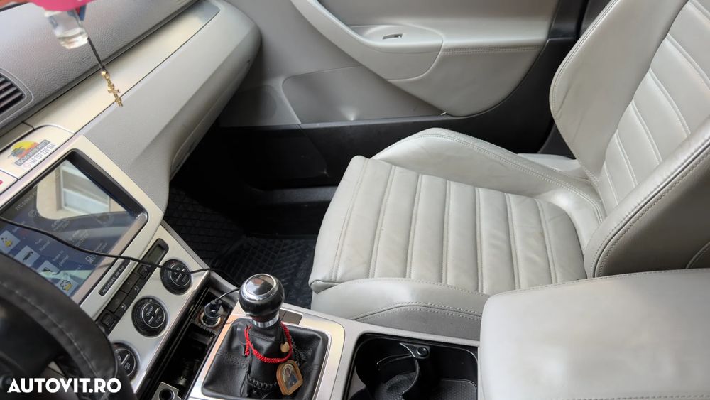 Volkswagen Passat 2.0 TDI DPF Highline - 8